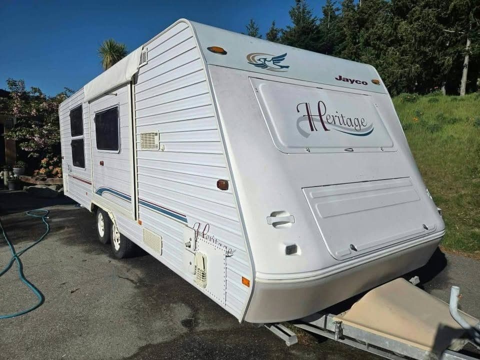 2004 Jayco Heritage Caravan with Slide Out
